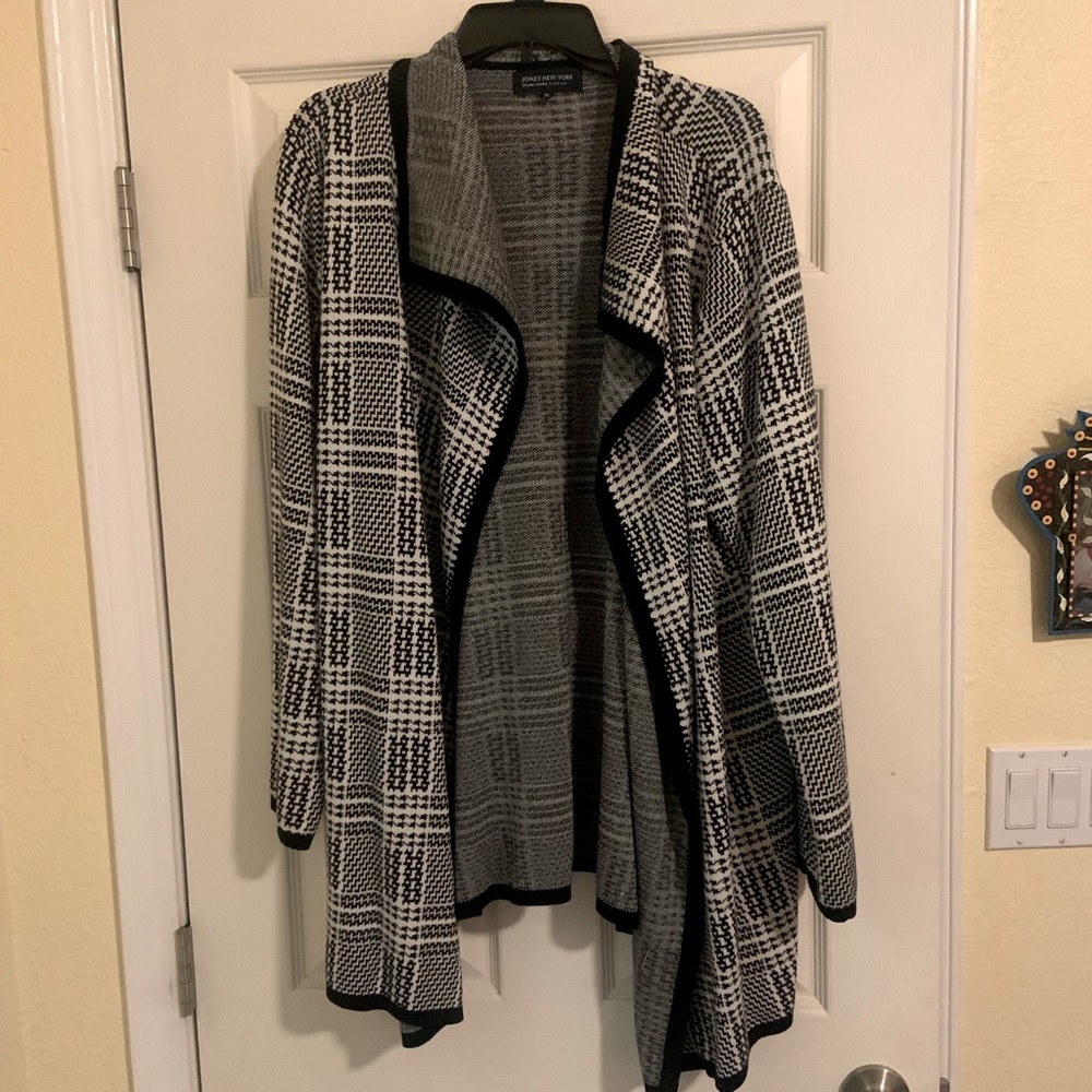 Jones New York black and white houndstooth cardigan 2x